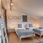 Two M2 Hébergement de vacances *